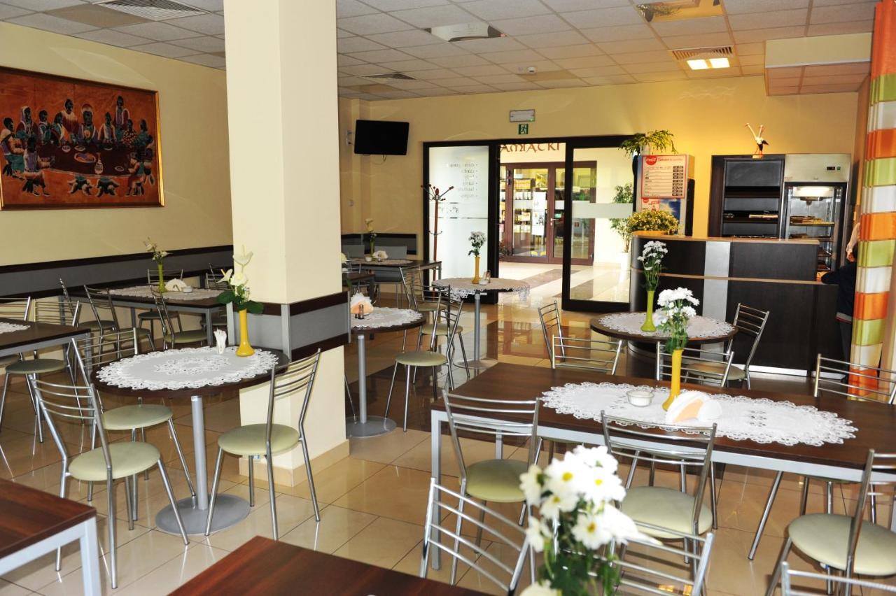 Centrum Ostra Brama im. Jana Pawła II Skarżysko-Kamienna Exterior foto
